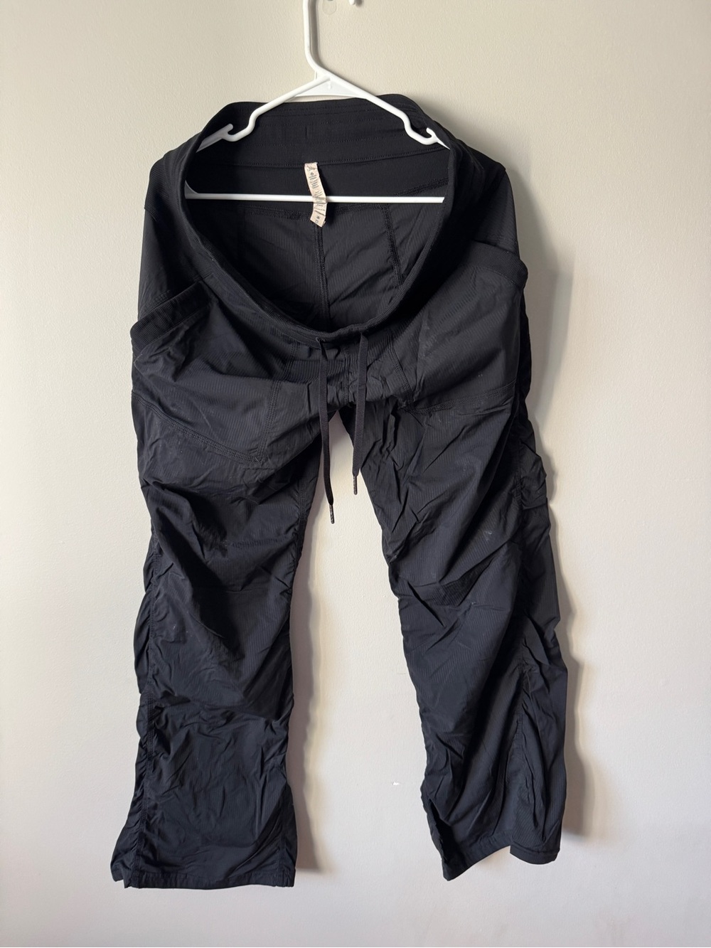 Lululemon Black Women’s Lightweight Drawstring Pants